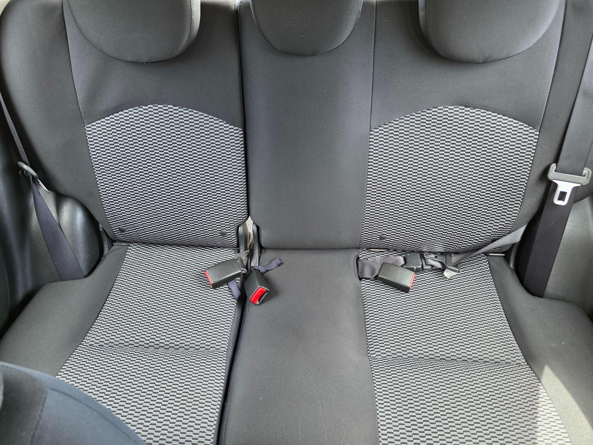 Nissan Micra view 33