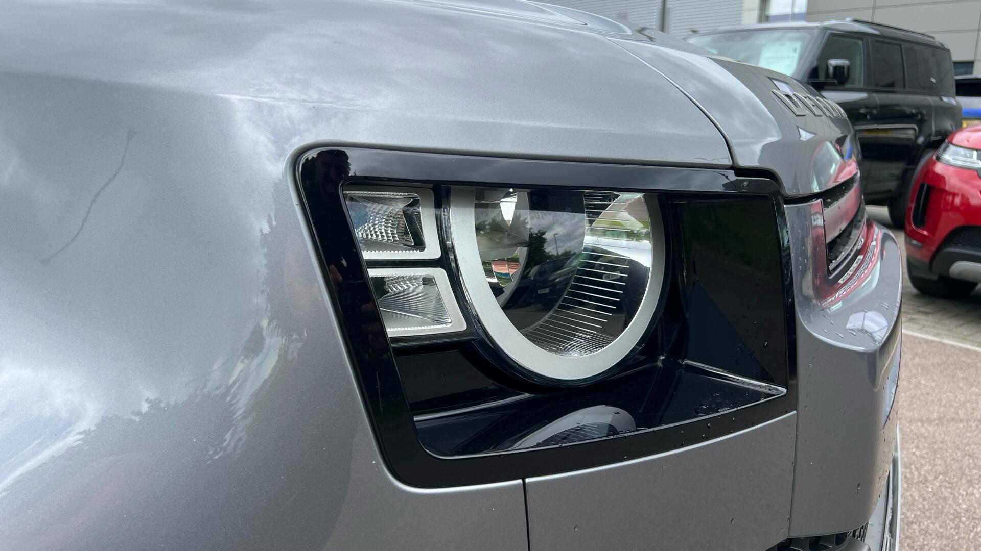 Land Rover Defender view 20