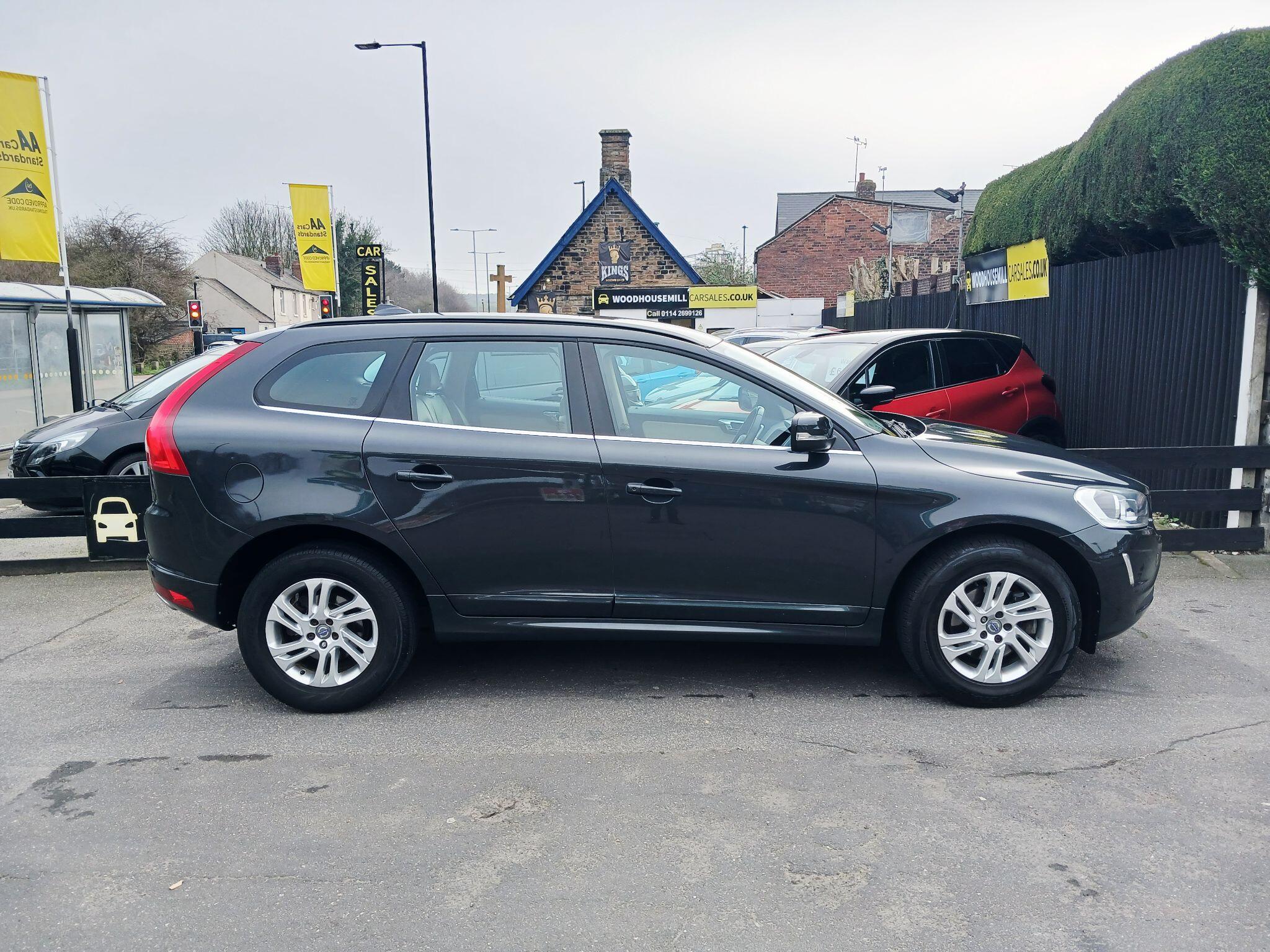 2017 Volvo XC60 image 3