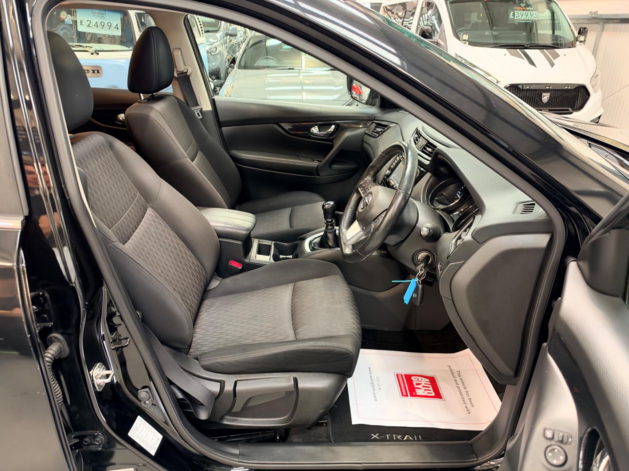Nissan X-Trail view 10