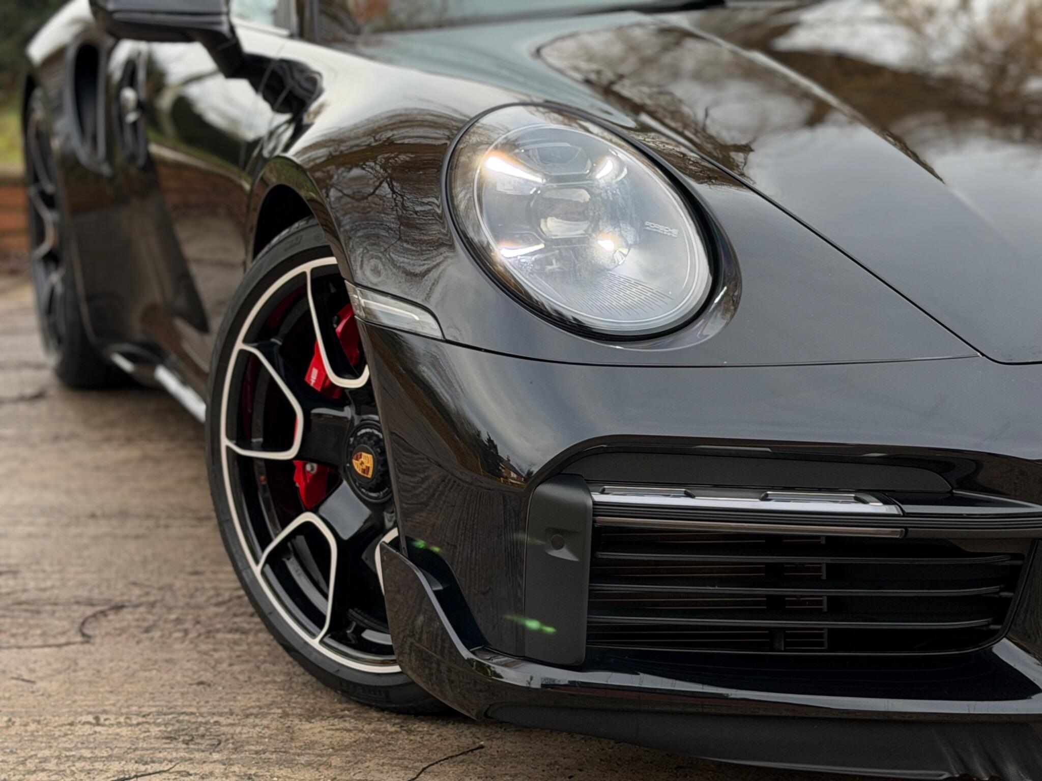 Porsche 911 view 6