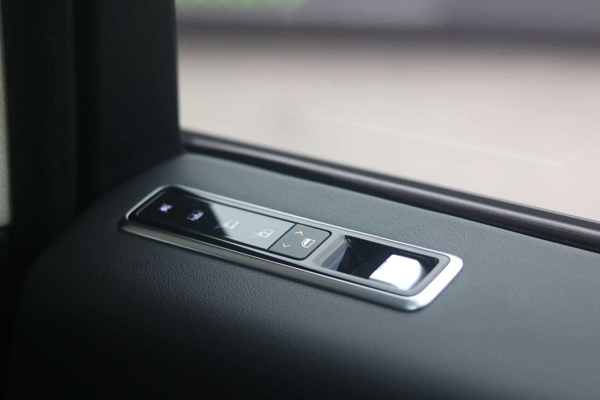 Land Rover Range Rover view 19
