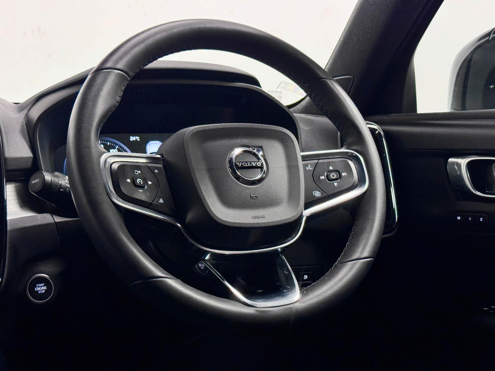 Volvo XC40 view 30