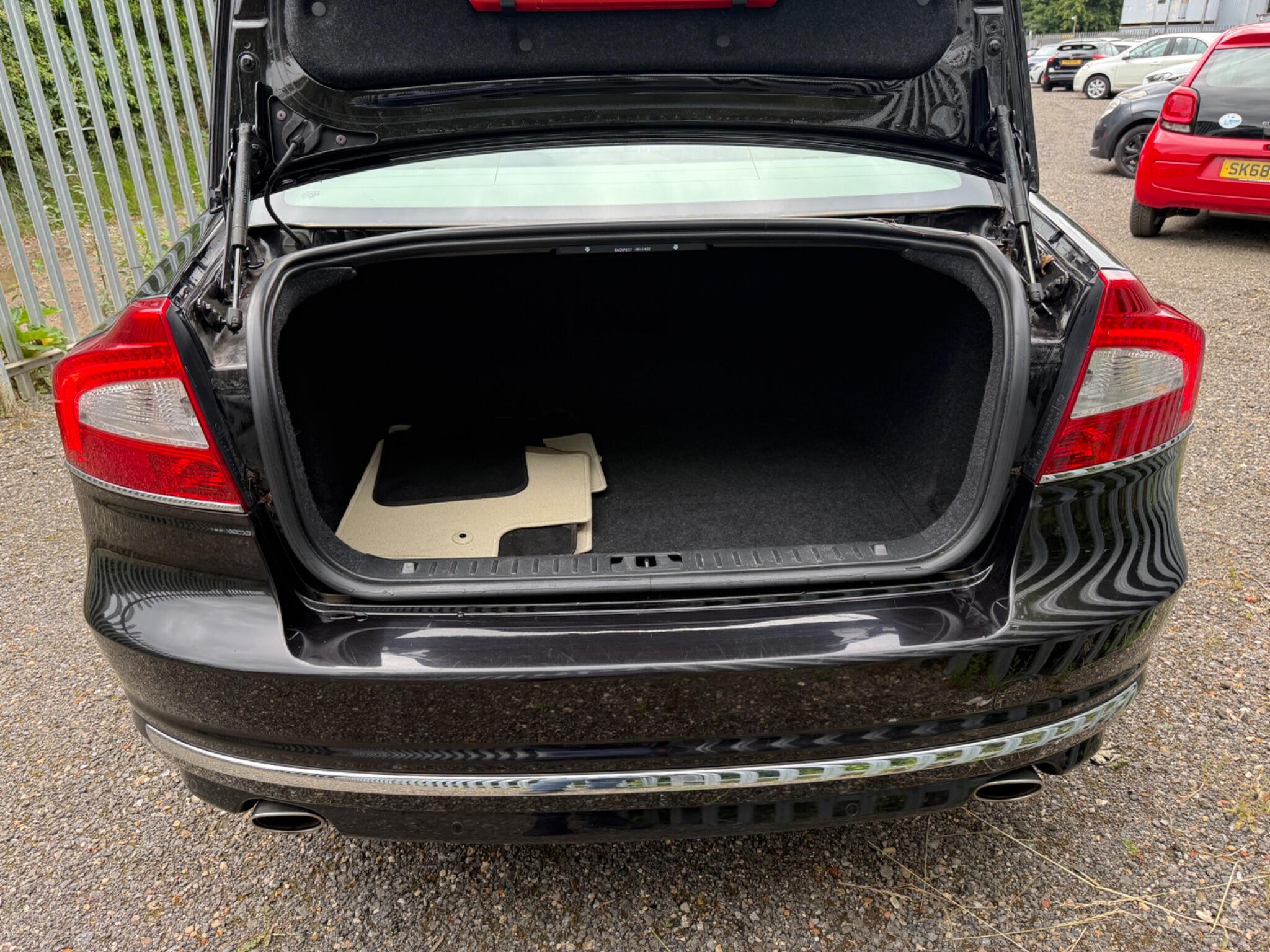 2015 Volvo S80 image 43