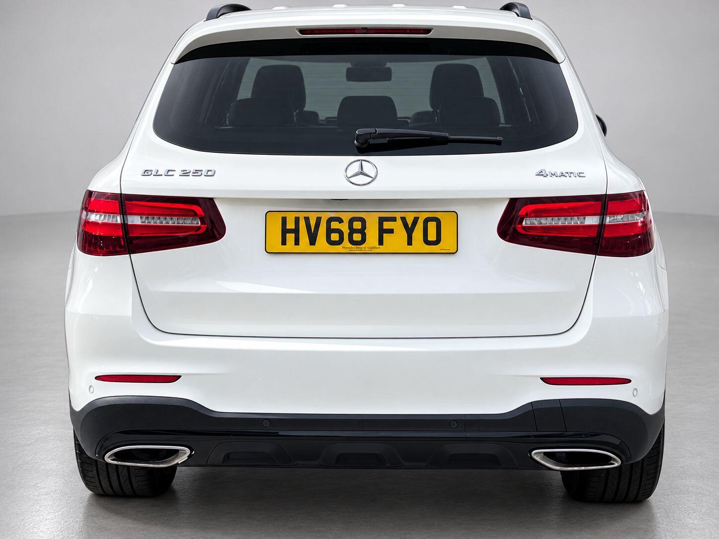 Mercedes-Benz GLC view 12