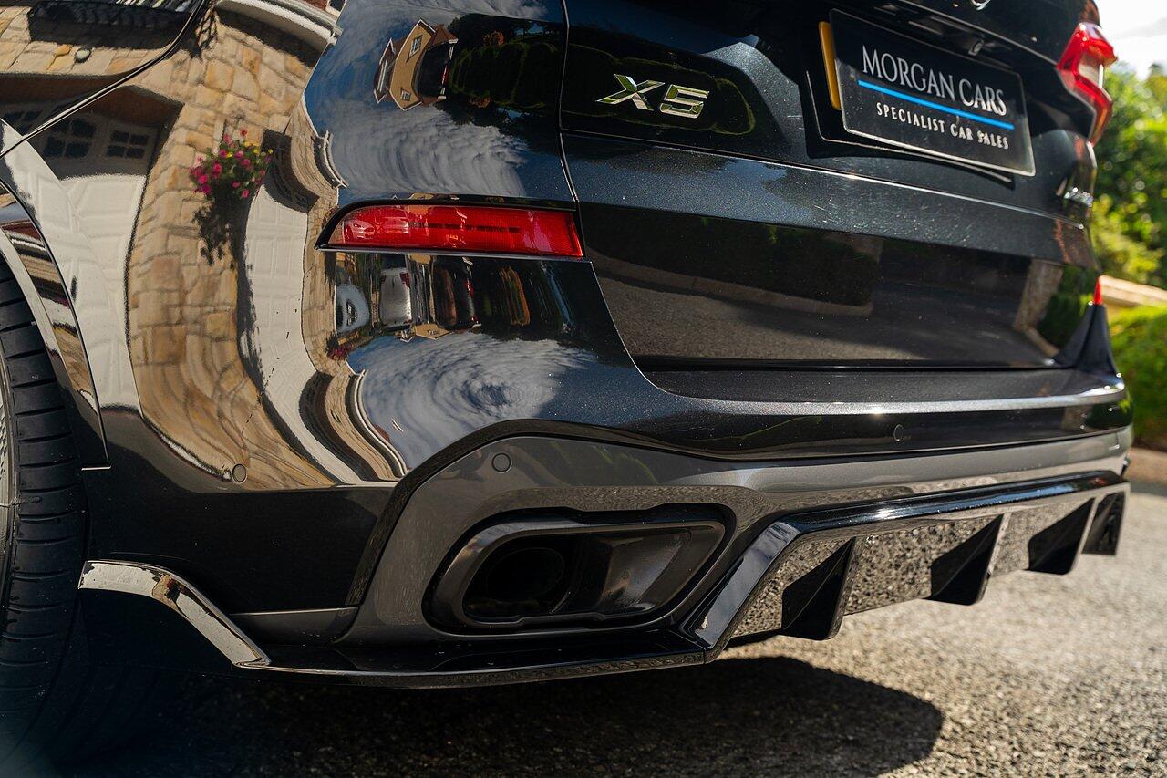 BMW X5 view 11