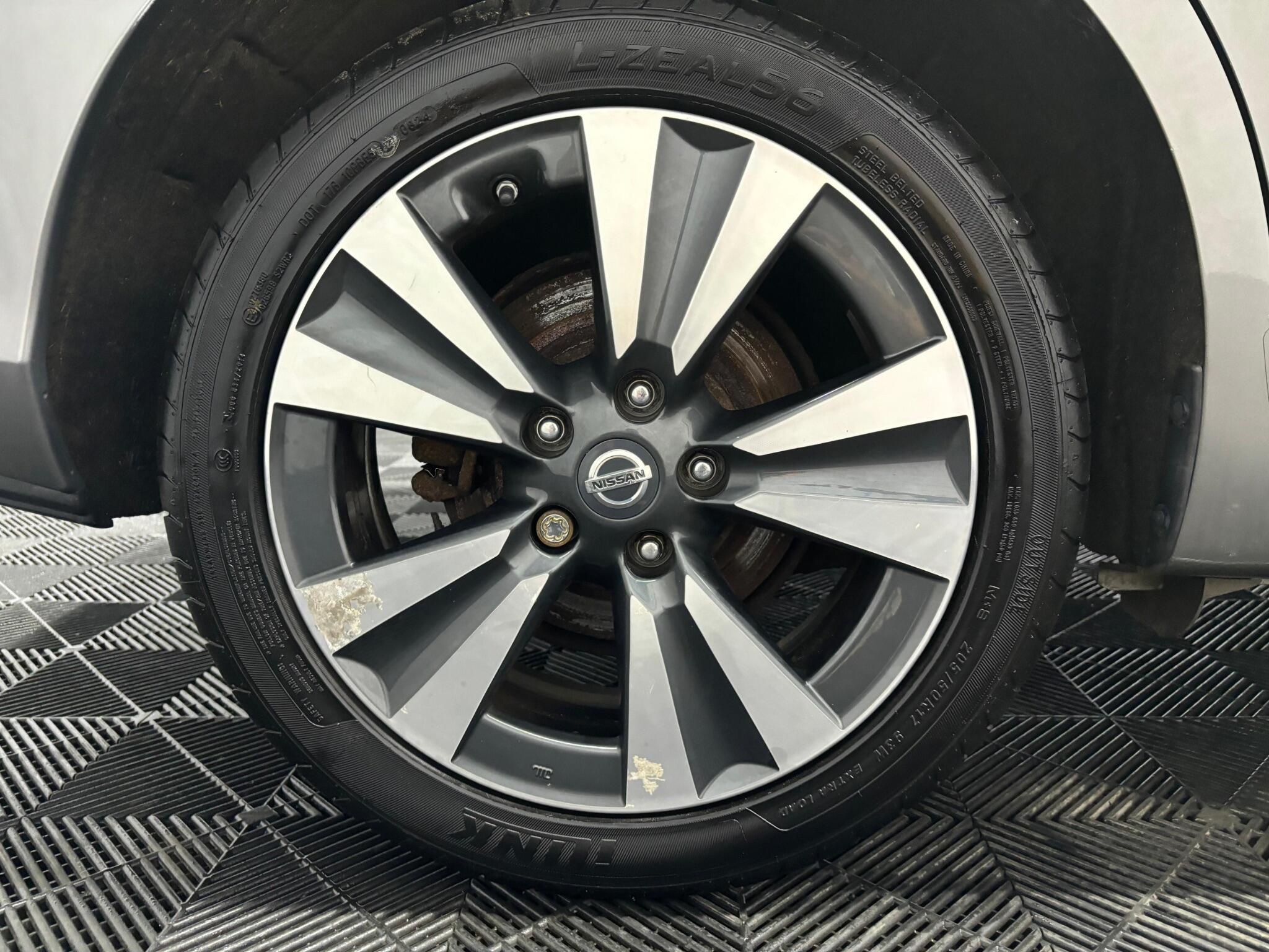 Nissan Pulsar view 27