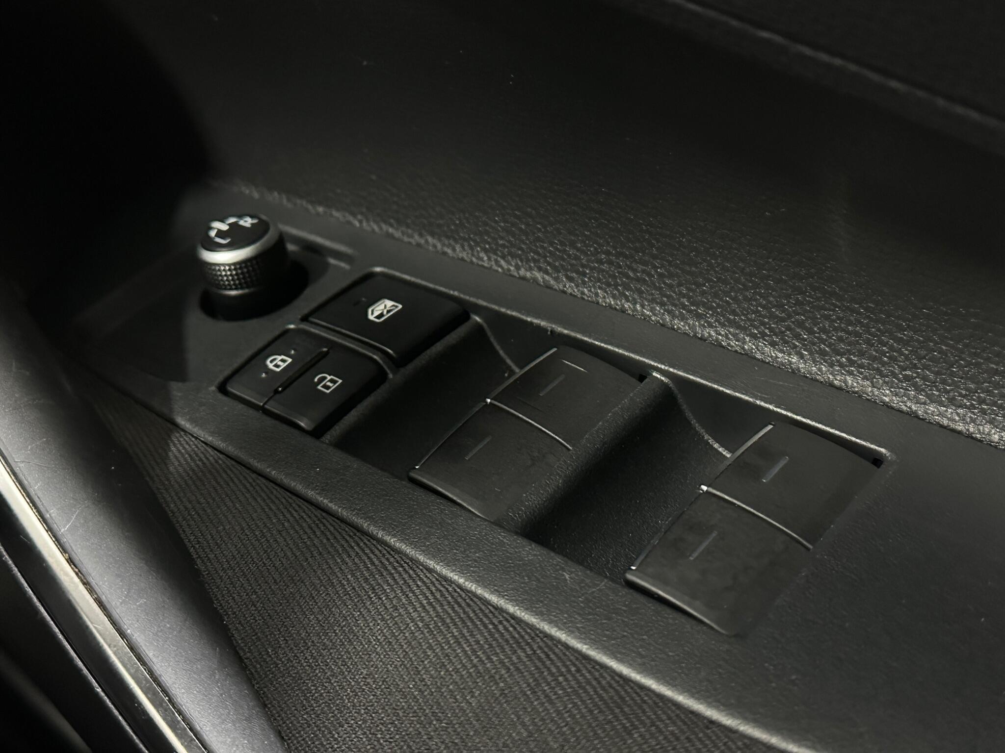 Toyota Corolla view 19