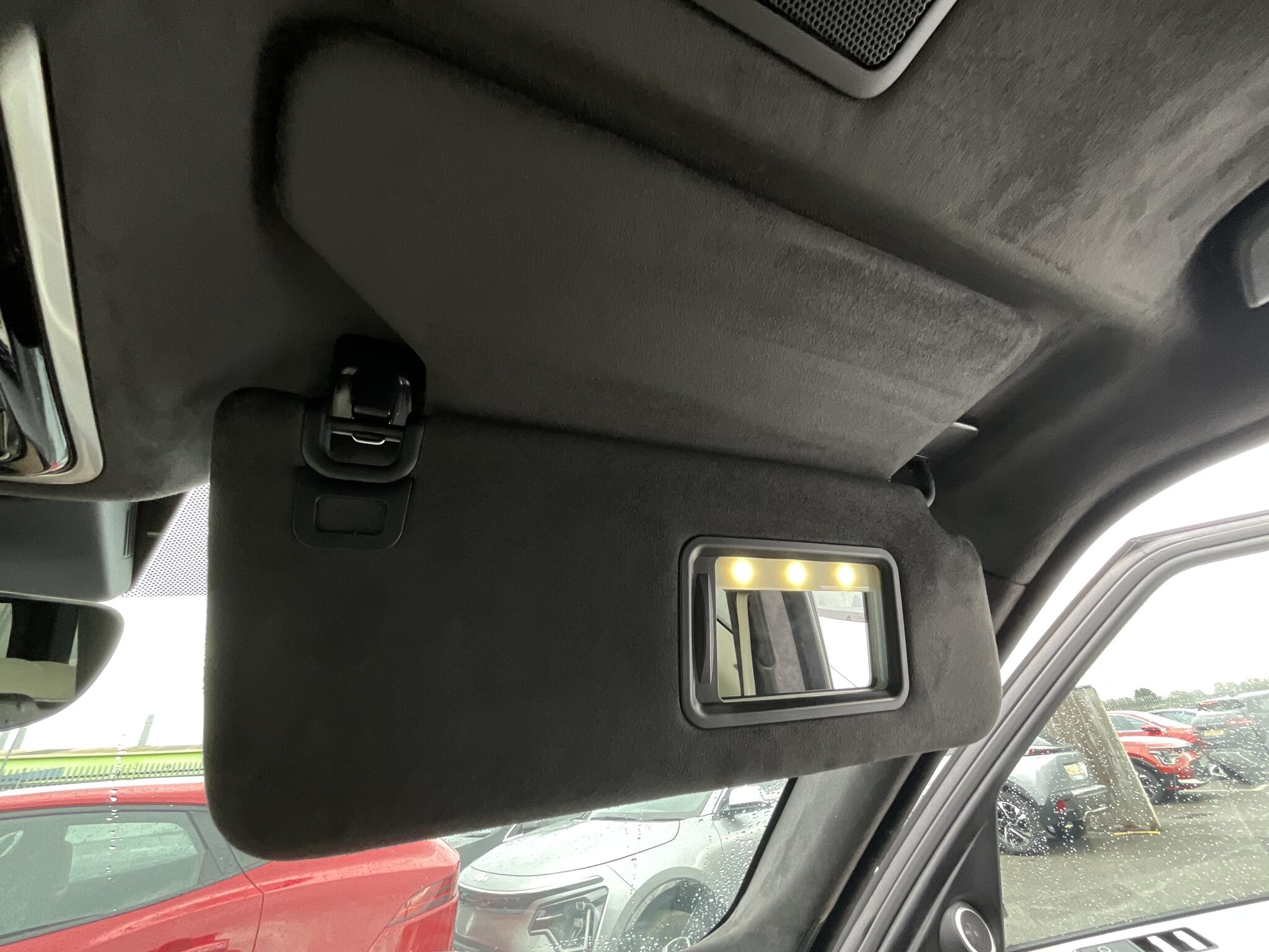 Land Rover Range Rover view 32