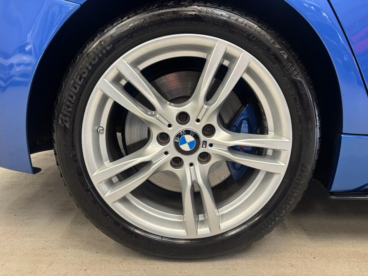 BMW 3 Series view 11