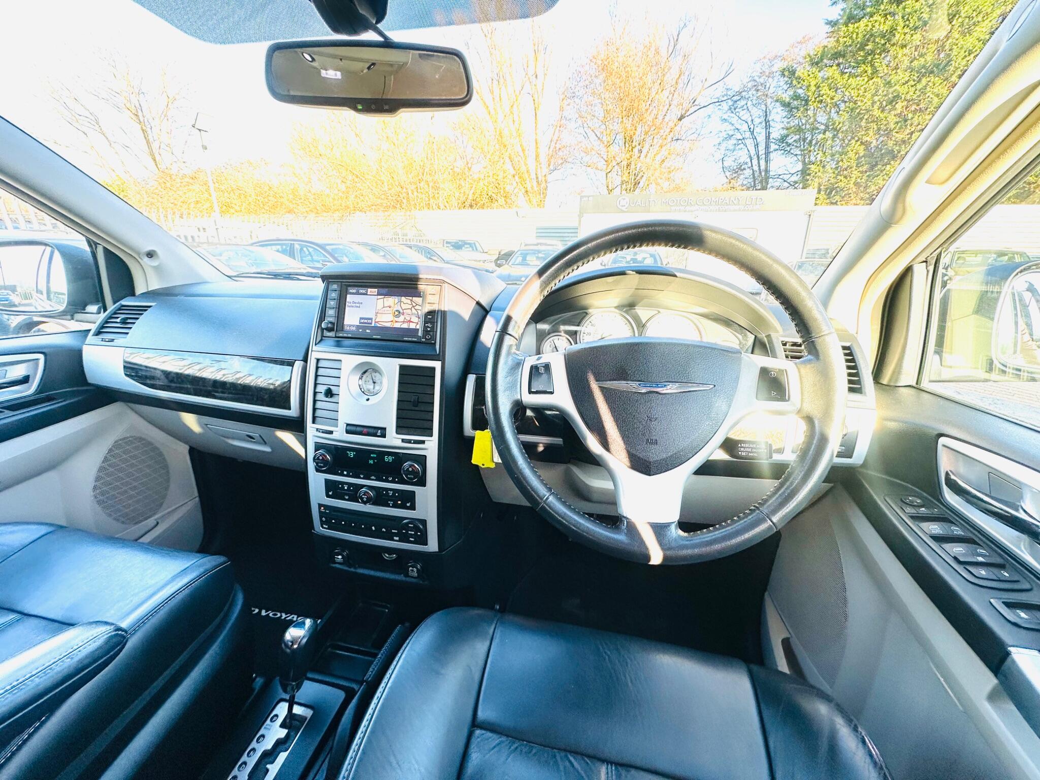 Chrysler Grand Voyager view 3