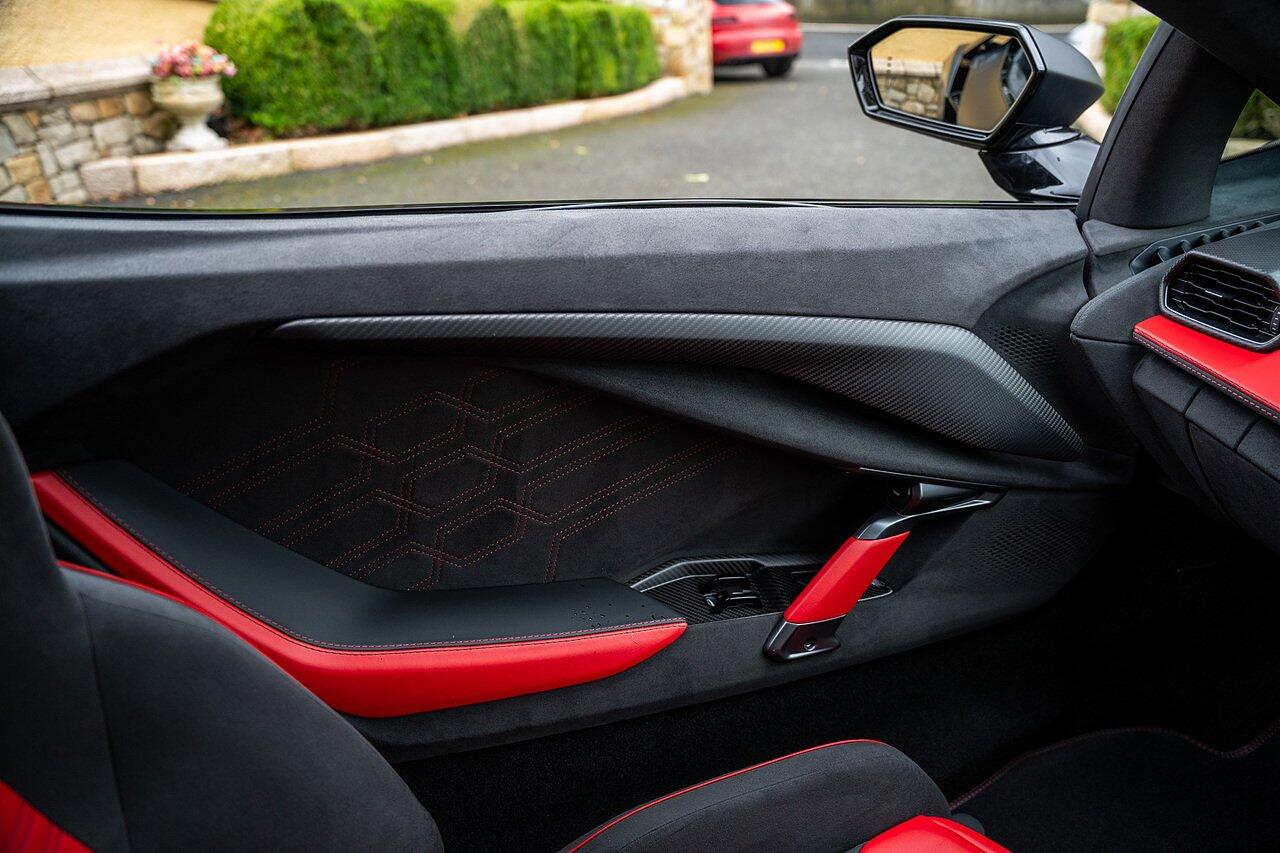 Lamborghini Revuelto view 80