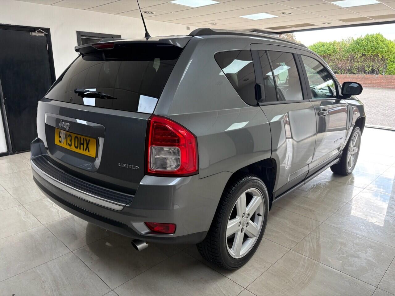 Jeep Compass view 3