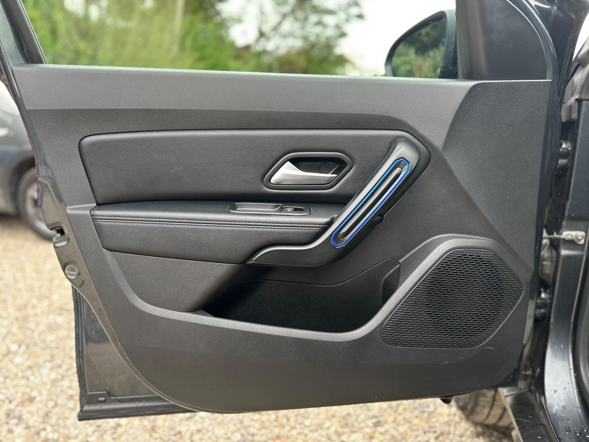 Dacia Duster view 60