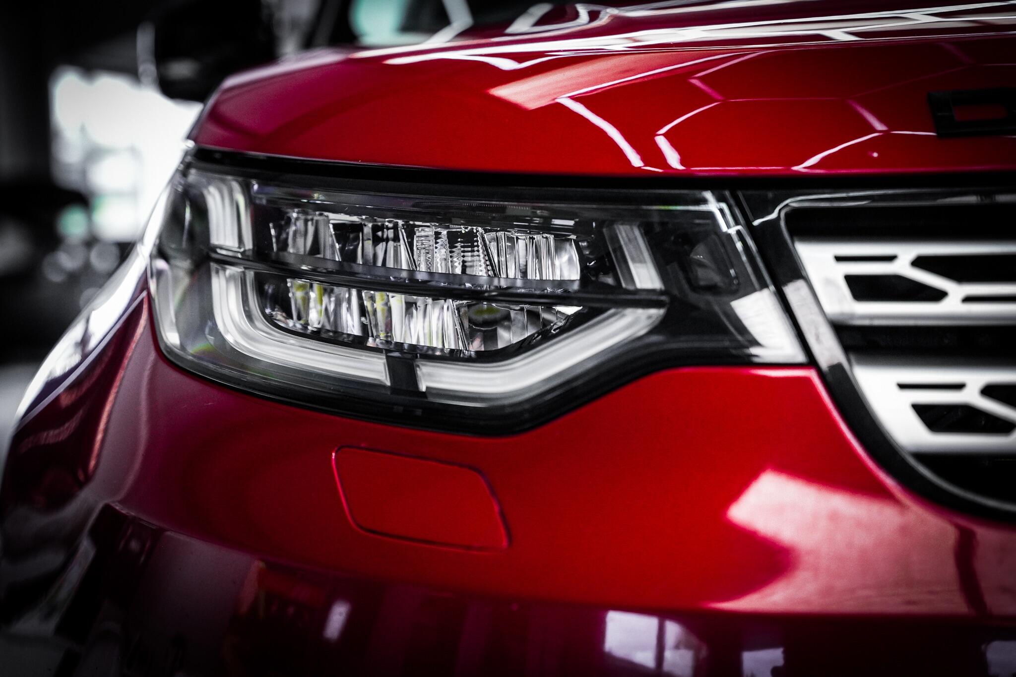 Land Rover Discovery view 34