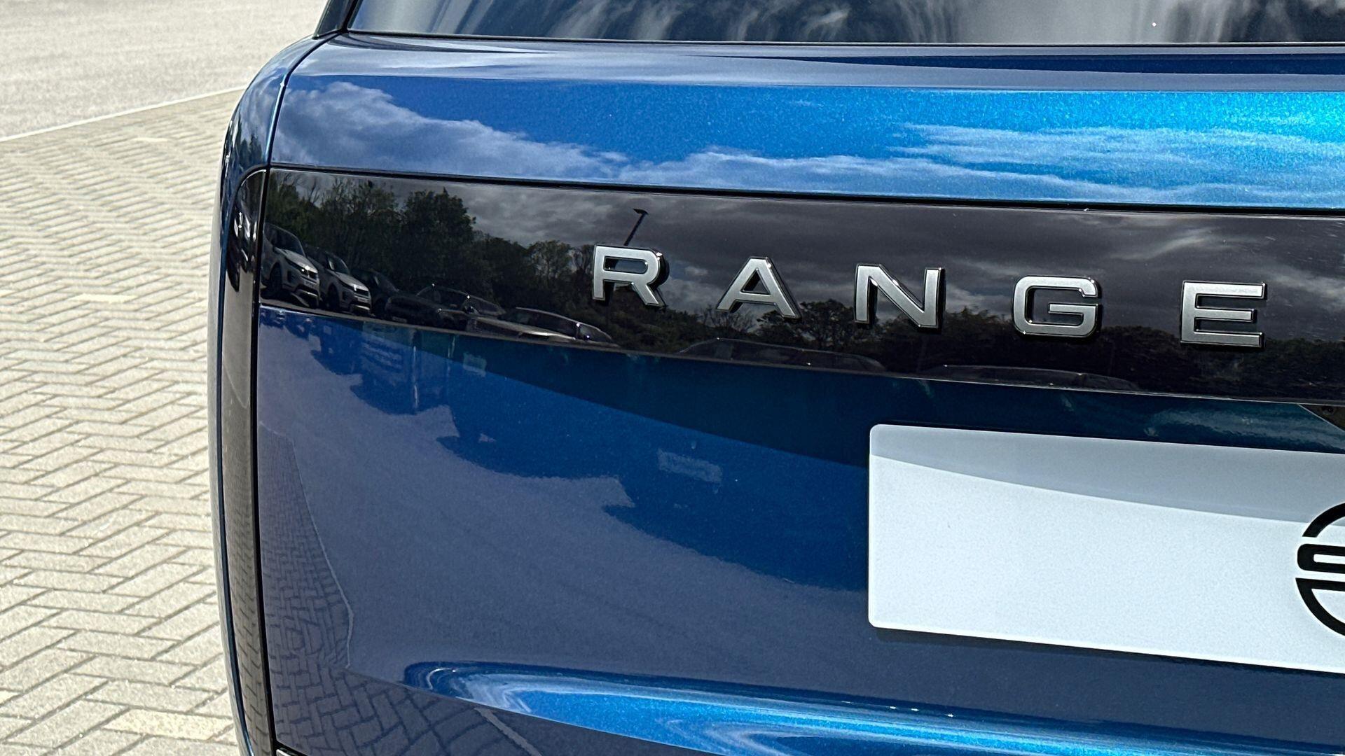 Land Rover Range Rover view 32