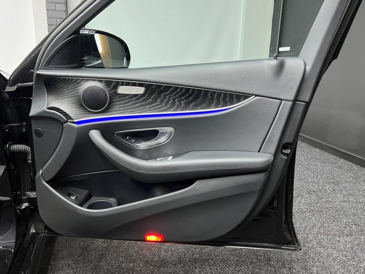 Mercedes-Benz E-Class view 34