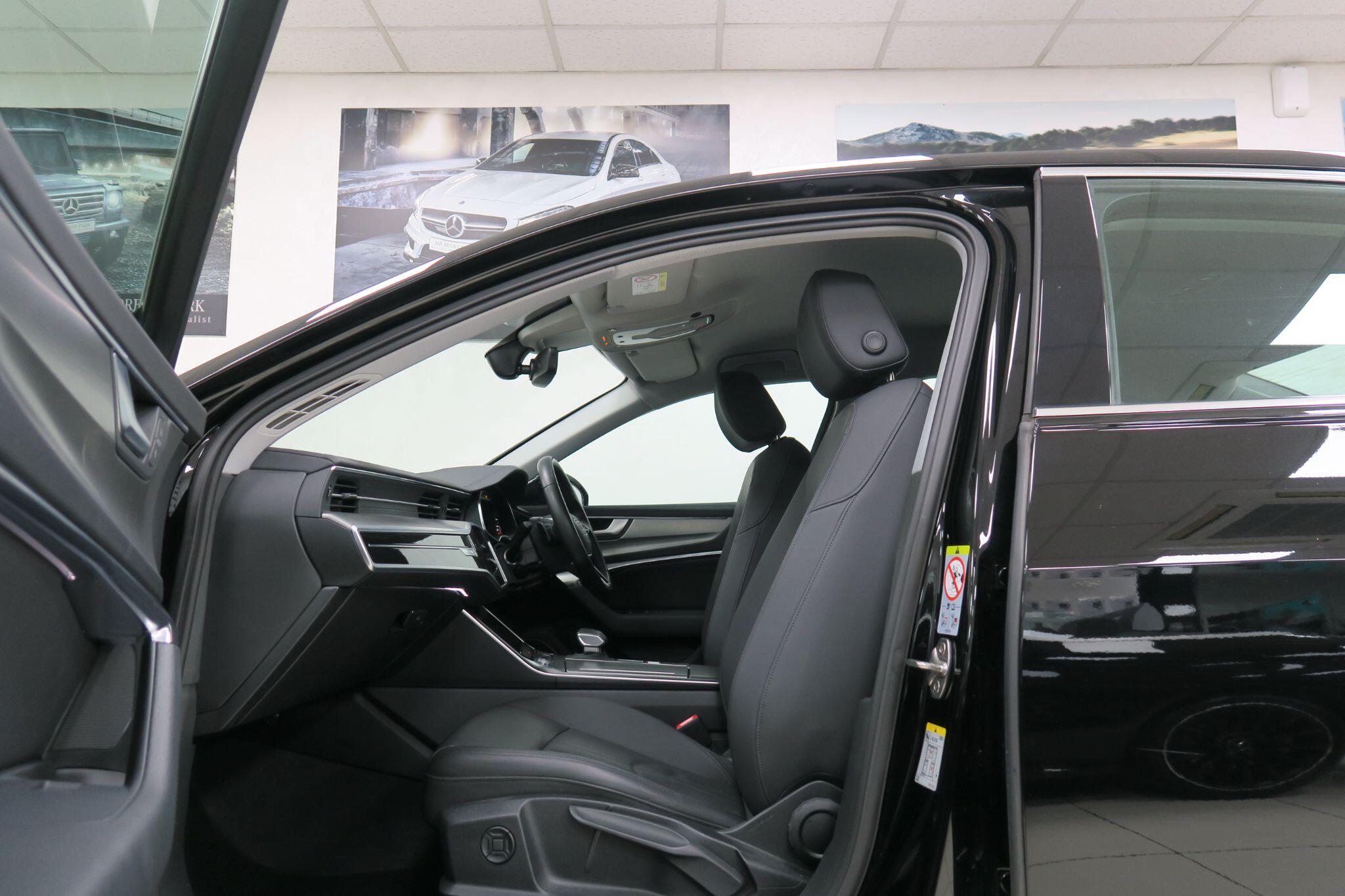 Audi A6 view 9