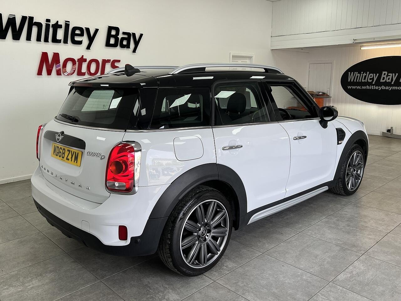 Mini Countryman view 3