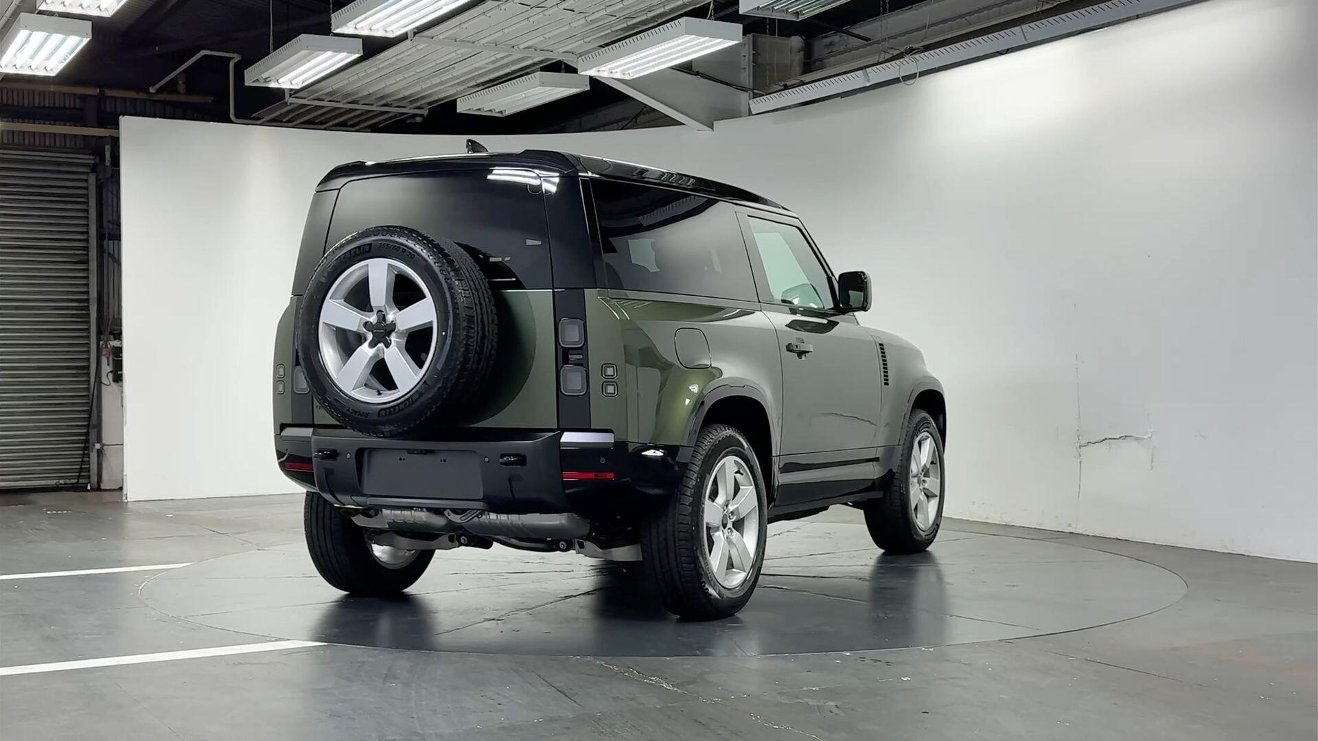 Land Rover Defender view 28
