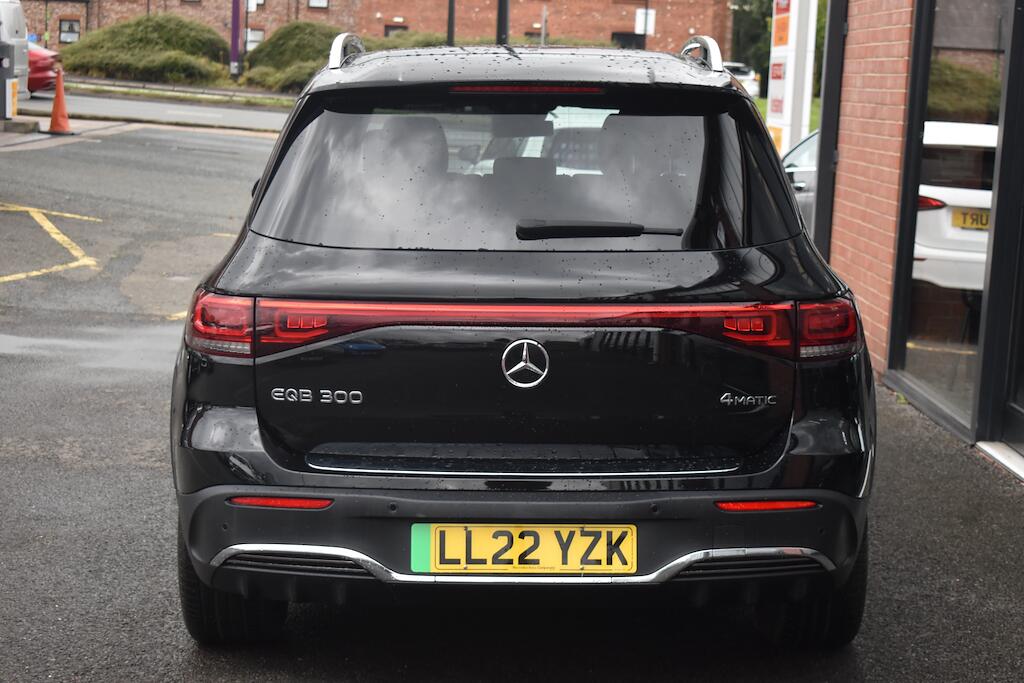 Mercedes-Benz 300 view 8