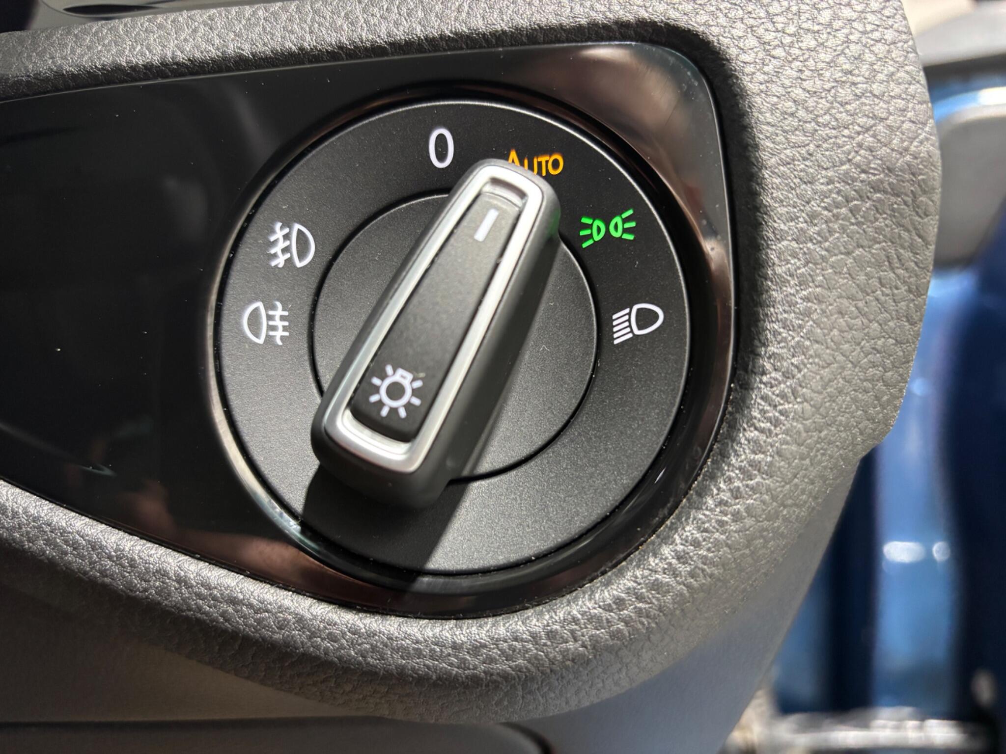 Volkswagen Golf view 25