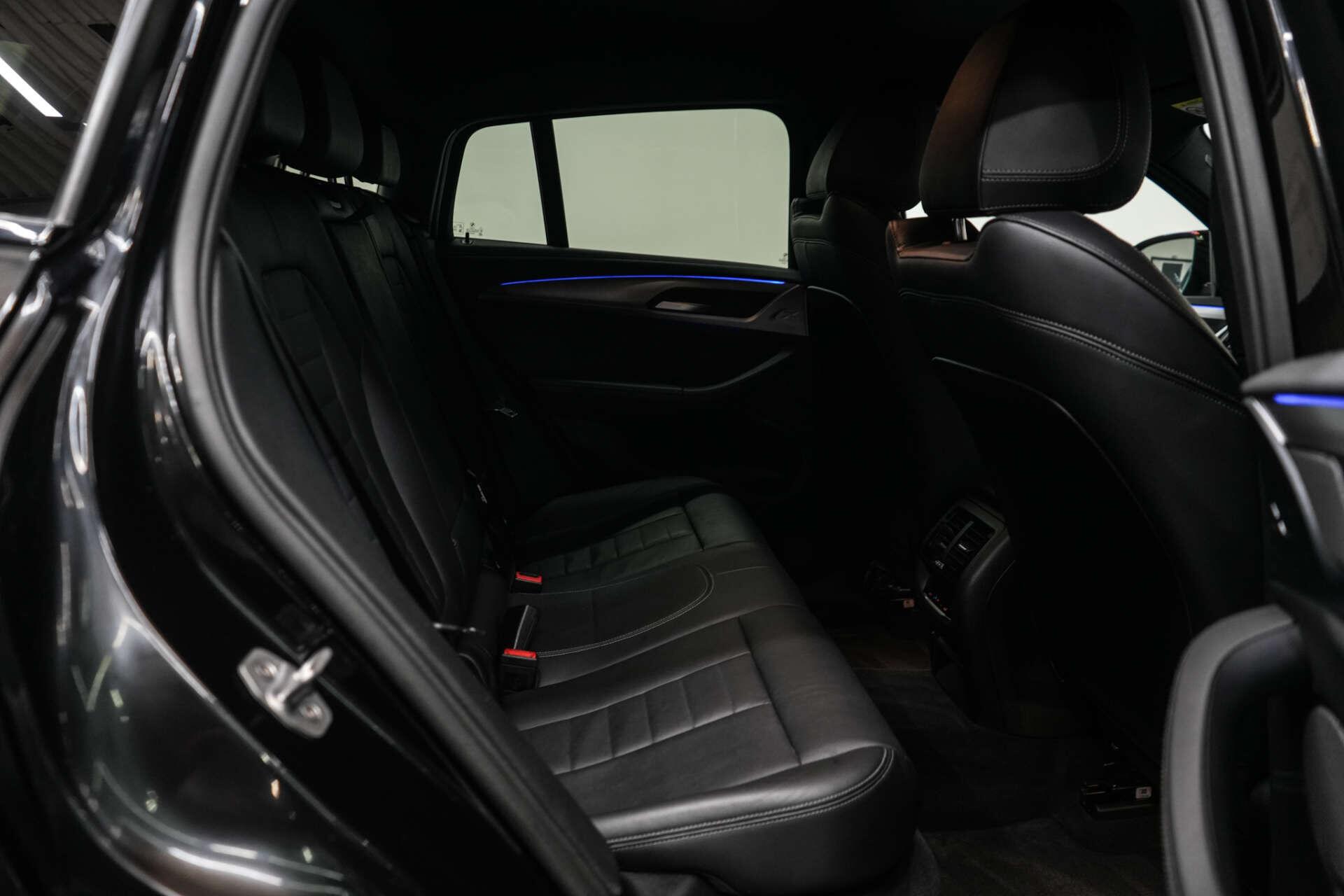 BMW X4 view 21
