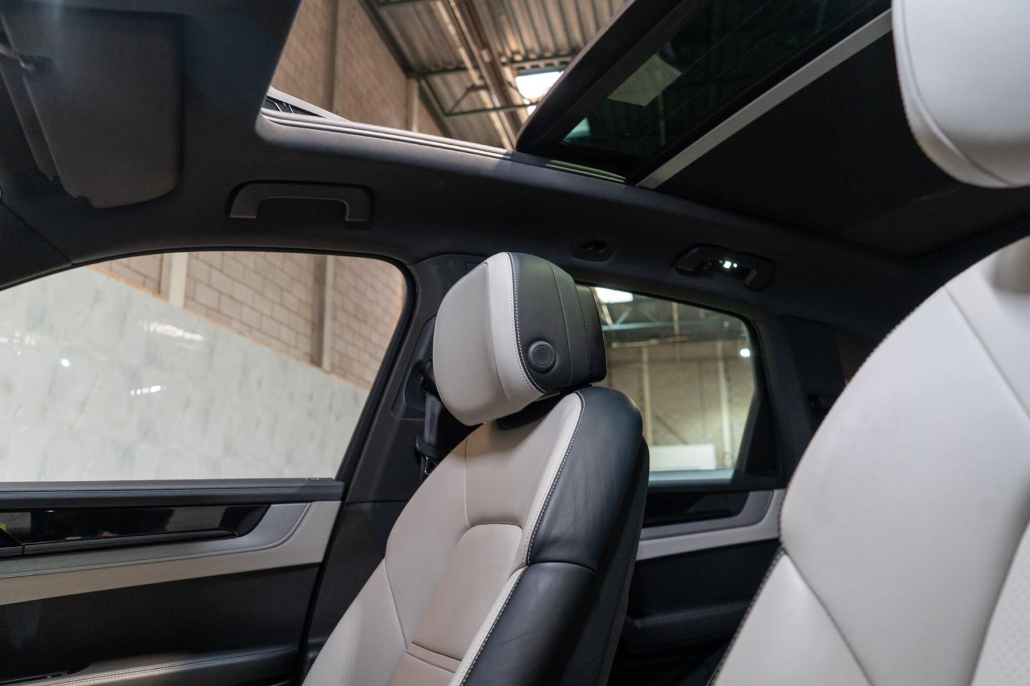 Porsche Cayenne view 36