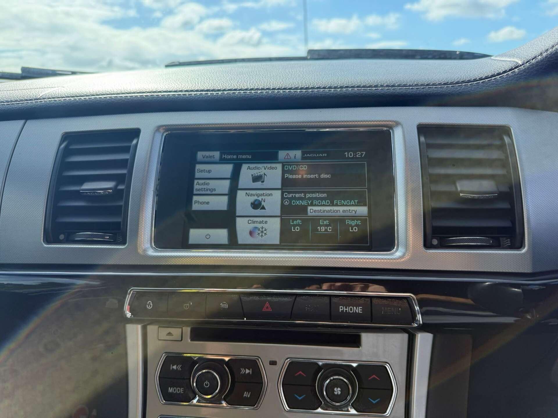 Jaguar XF view 31