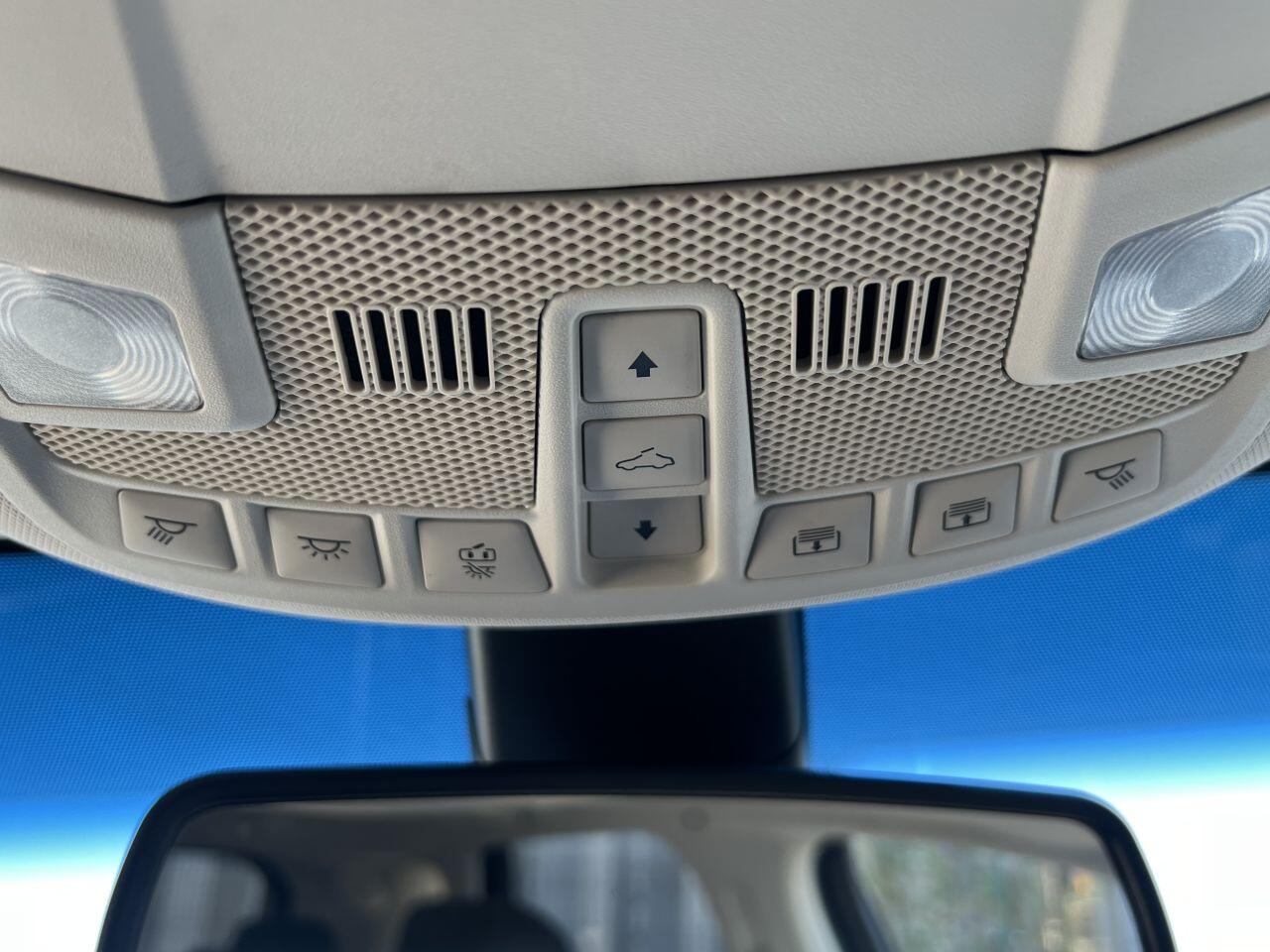 Ford Edge view 18