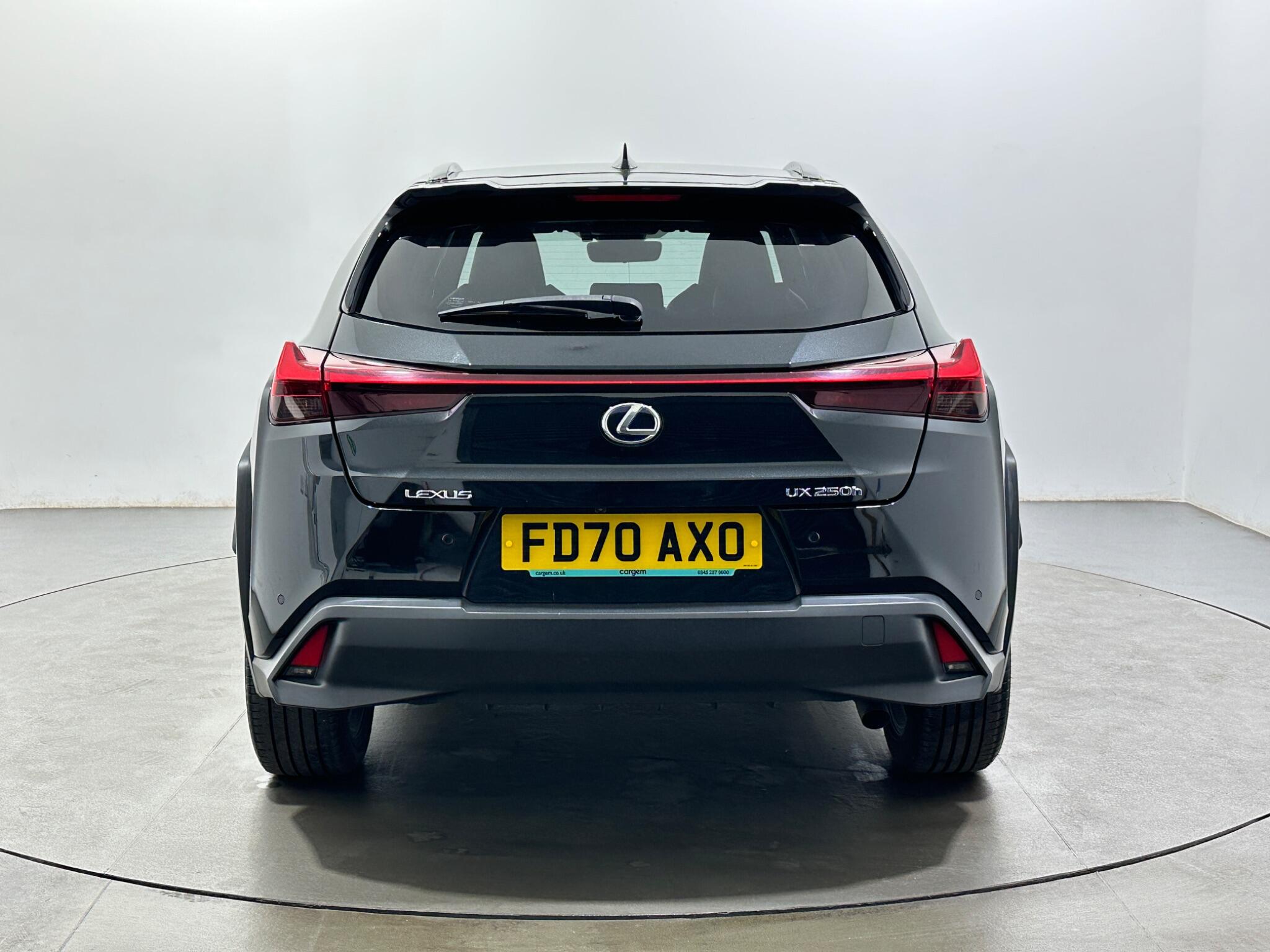 Lexus UX view 7