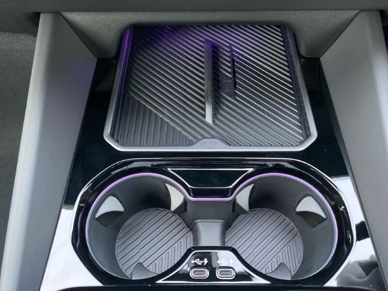 BMW 5 Series view 35