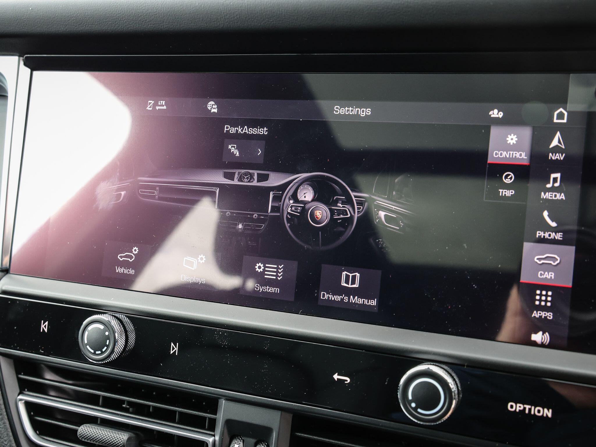 Porsche Macan view 55