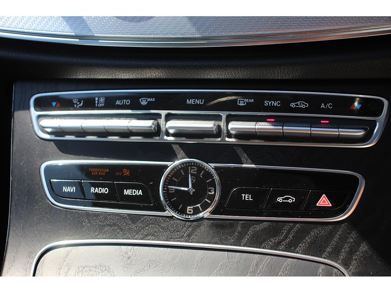 Mercedes-Benz E Class view 23