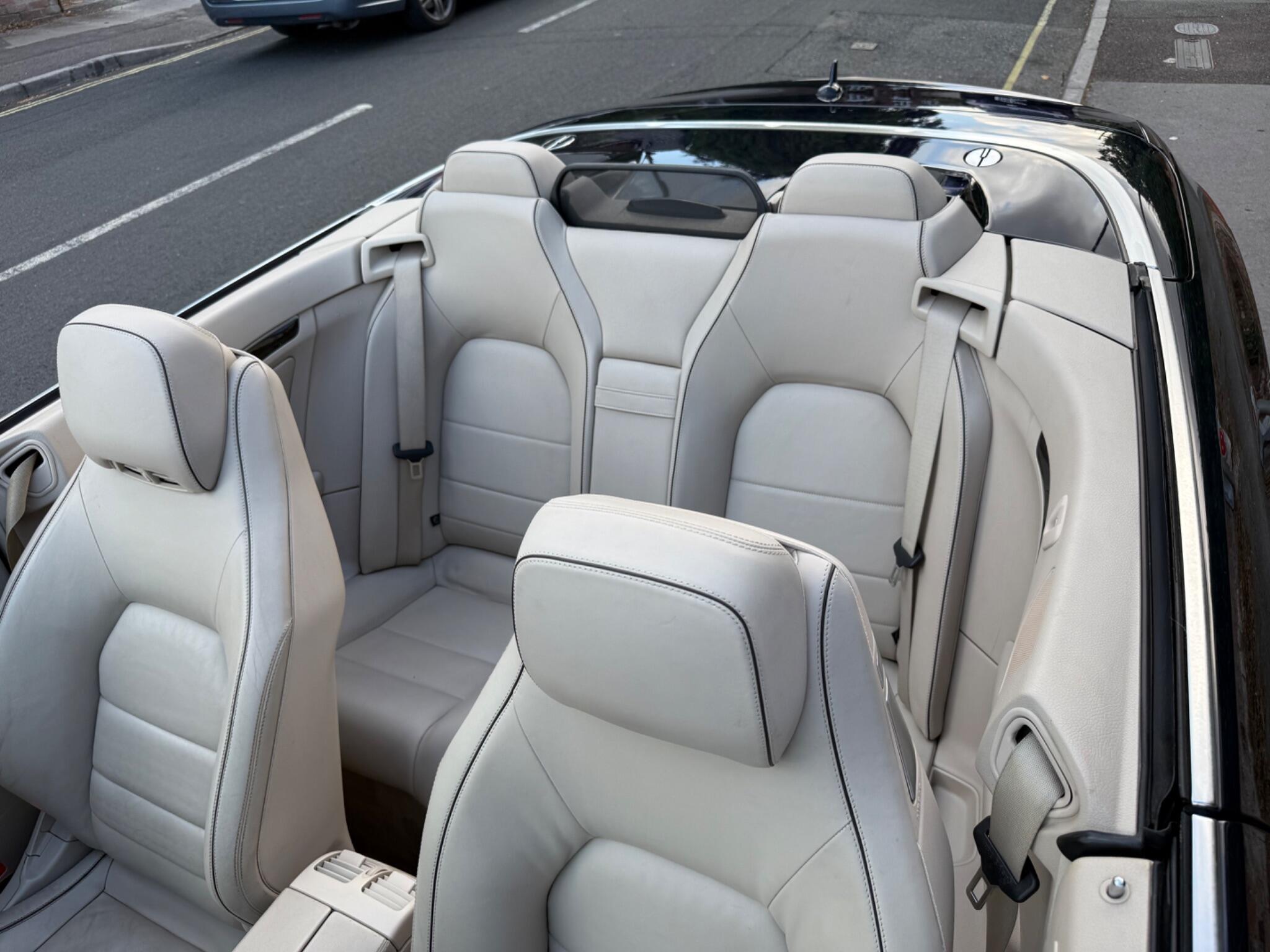 Mercedes-Benz E Class view 30
