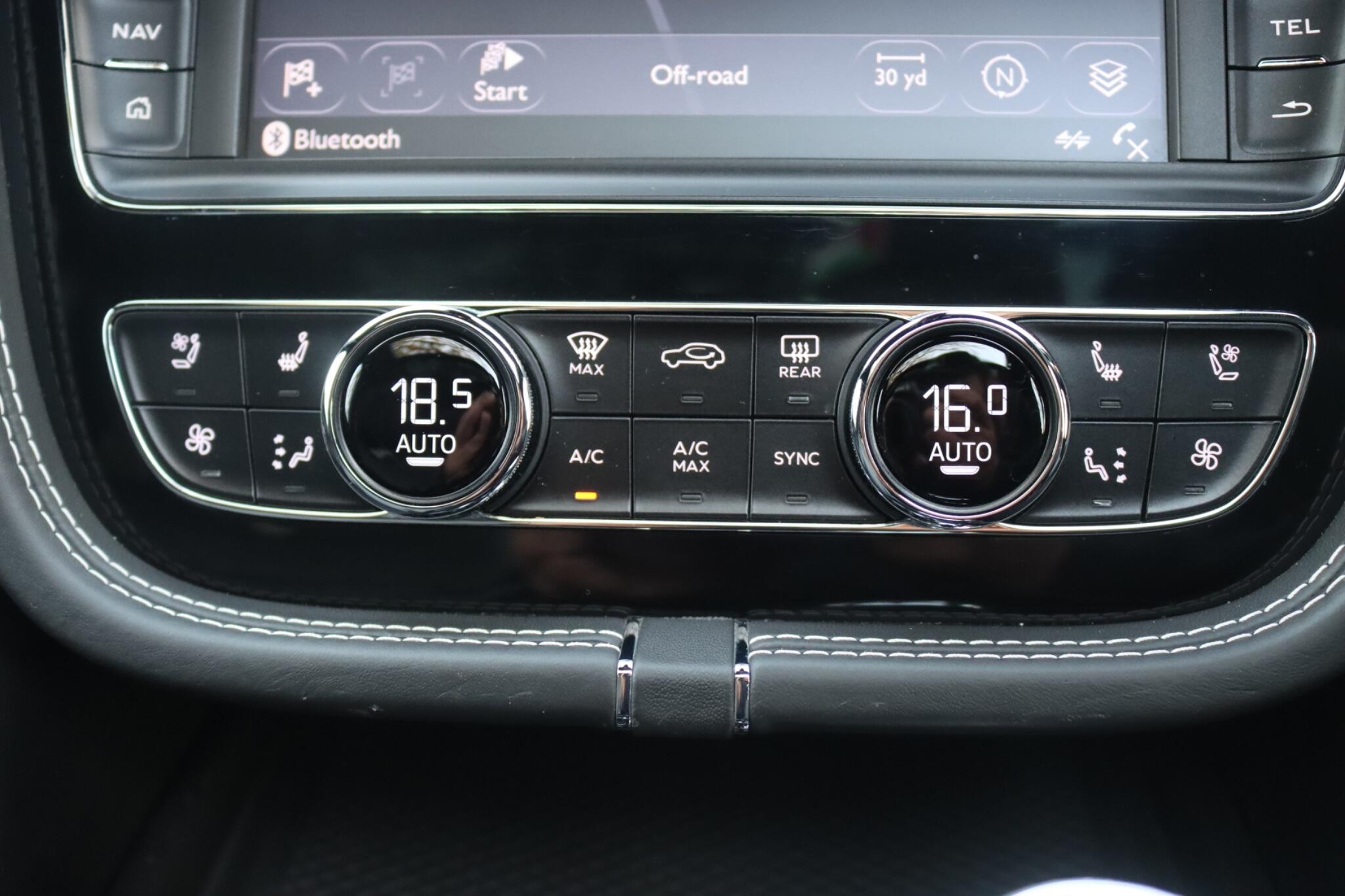 Bentley Bentayga view 59