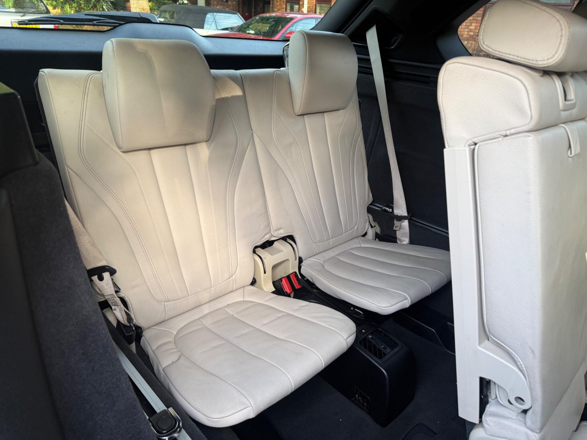 BMW X5 view 12