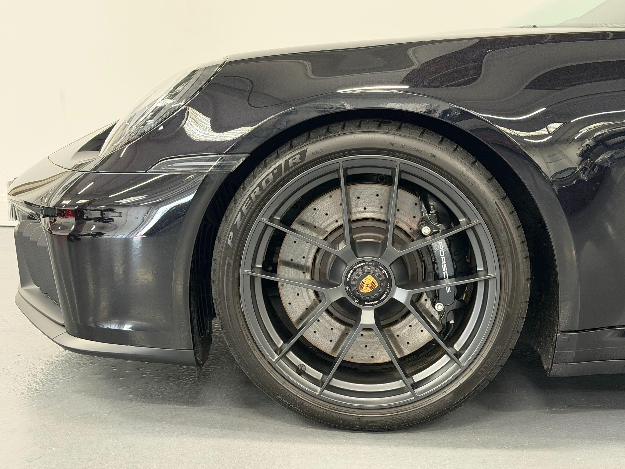 Porsche 911 view 19