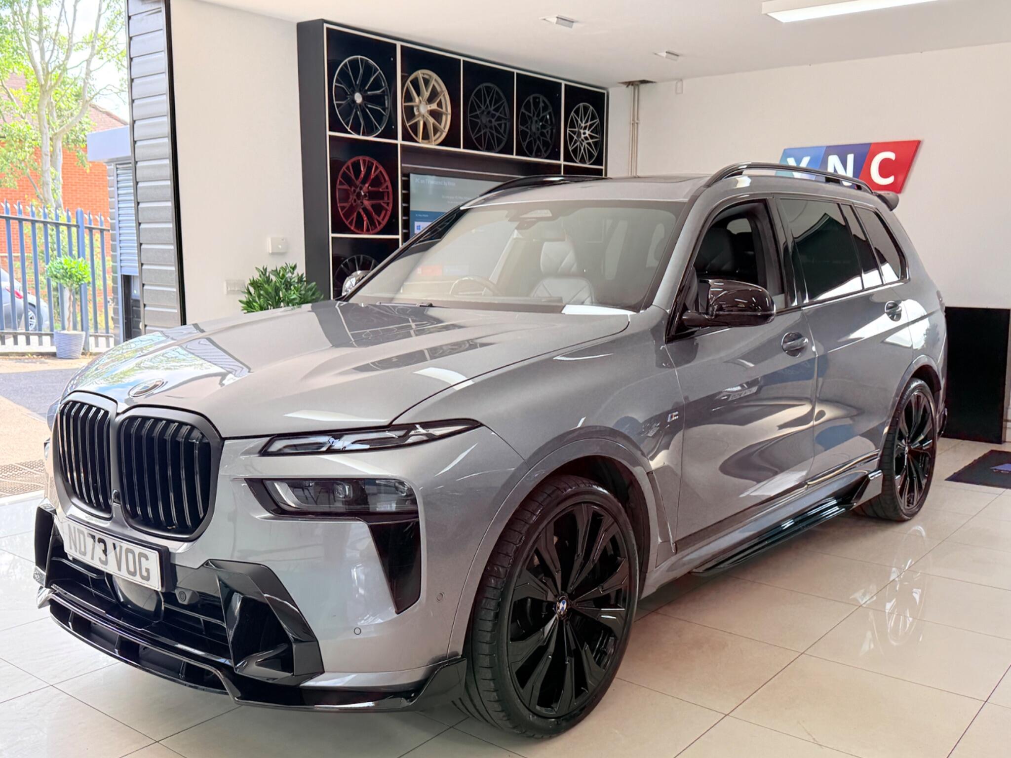 BMW X7 view 43