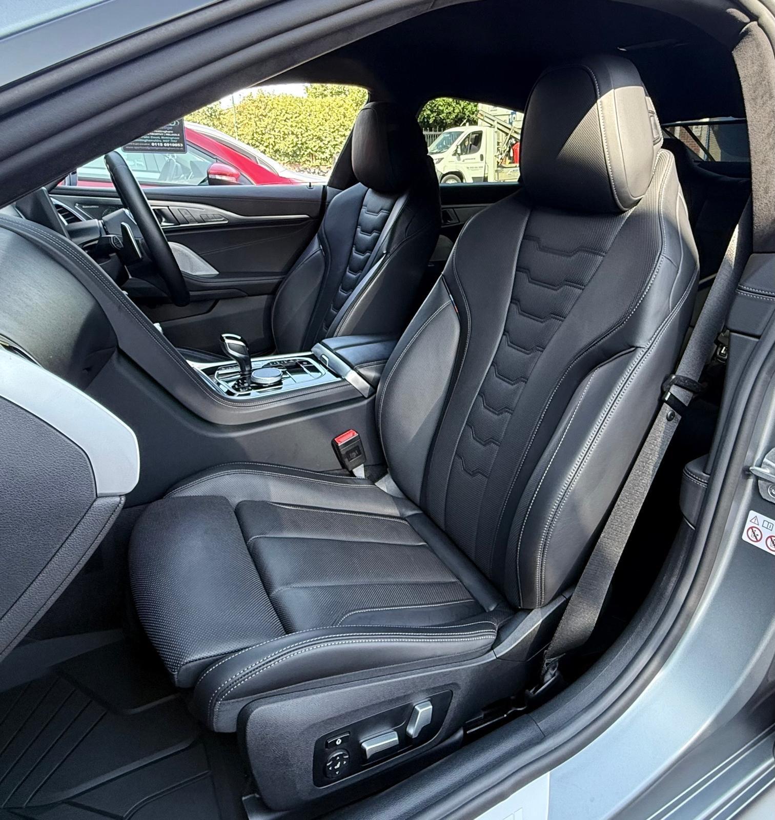 BMW 8 Series view 18