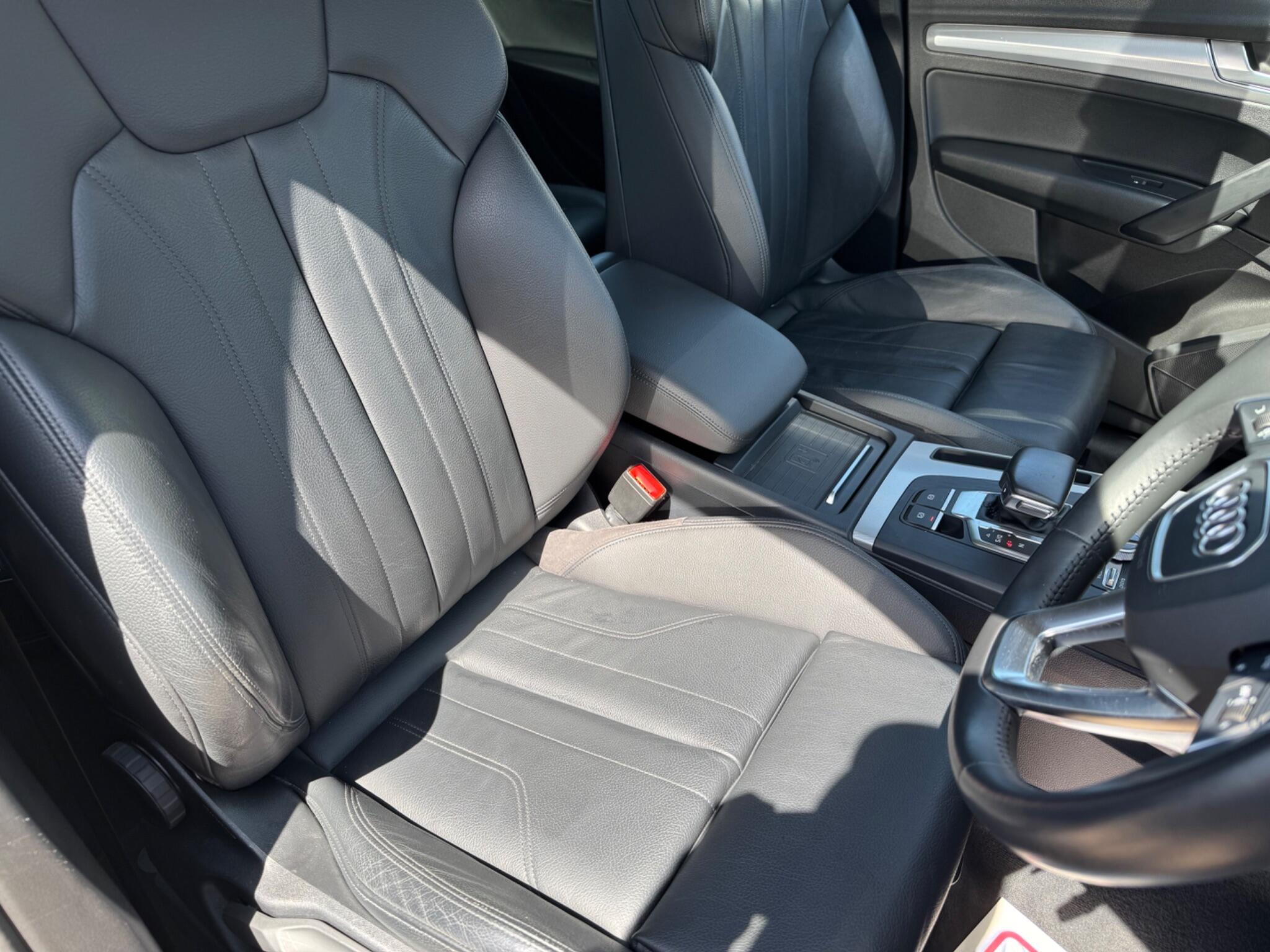 Audi Q5 view 14