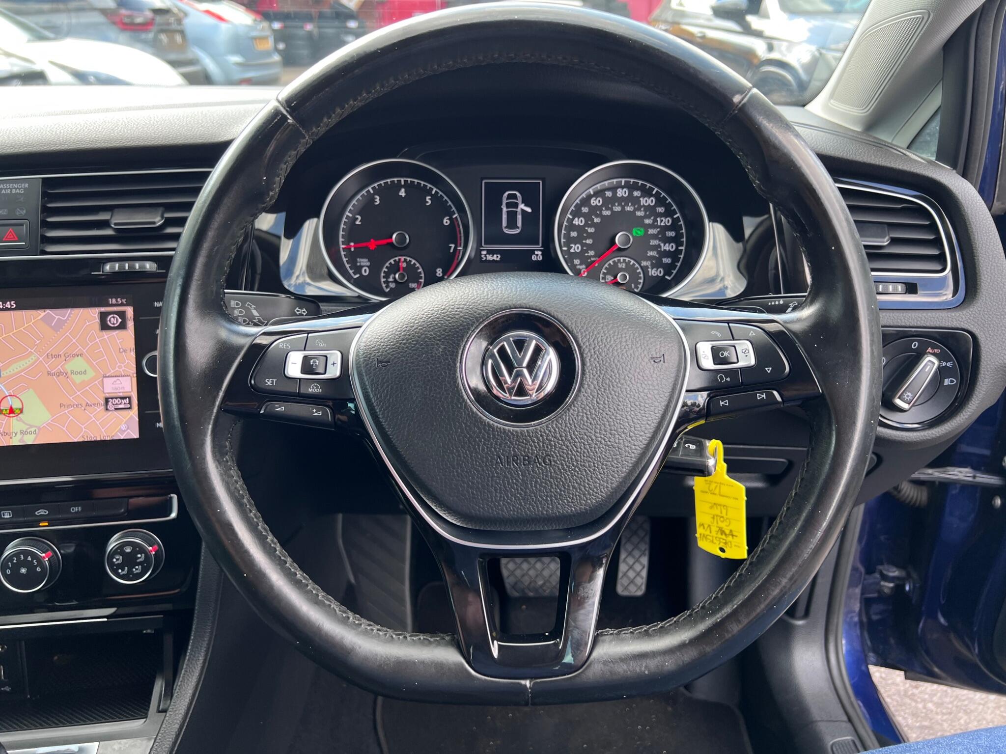 Volkswagen Golf view 24