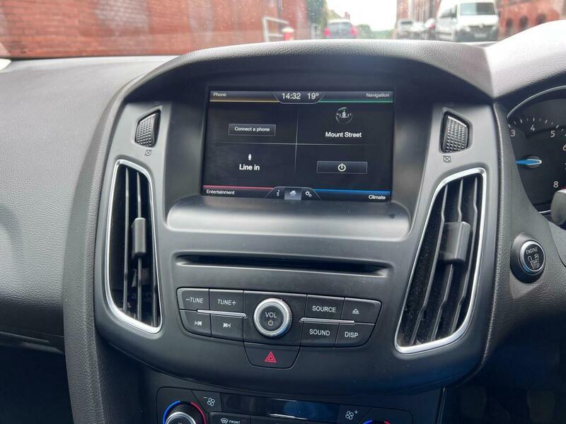2014 Ford Focus image 36