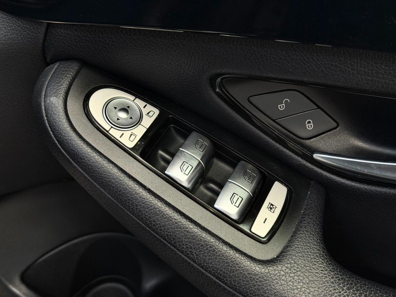 Mercedes-Benz C-Class view 26