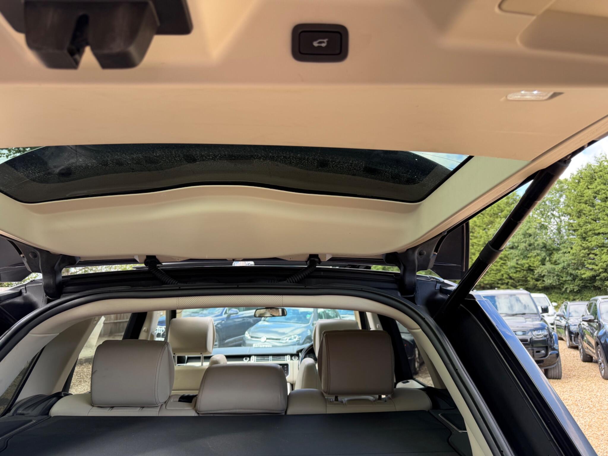 Land Rover Range Rover view 27