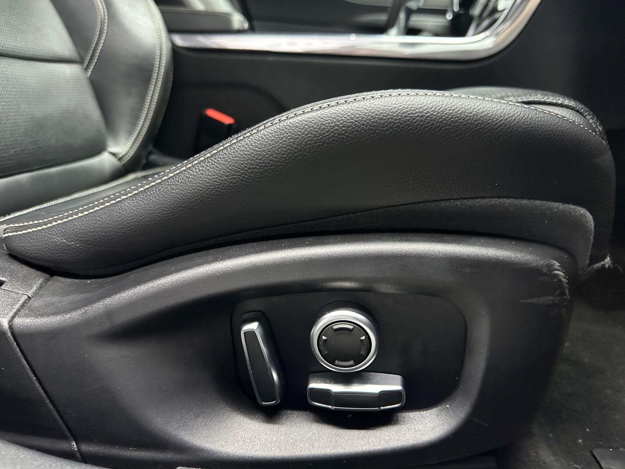 Jaguar Xe view 23
