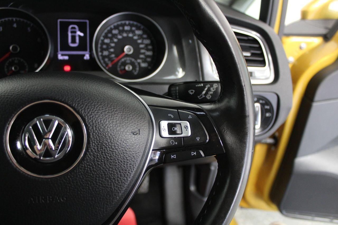 Volkswagen Golf view 46