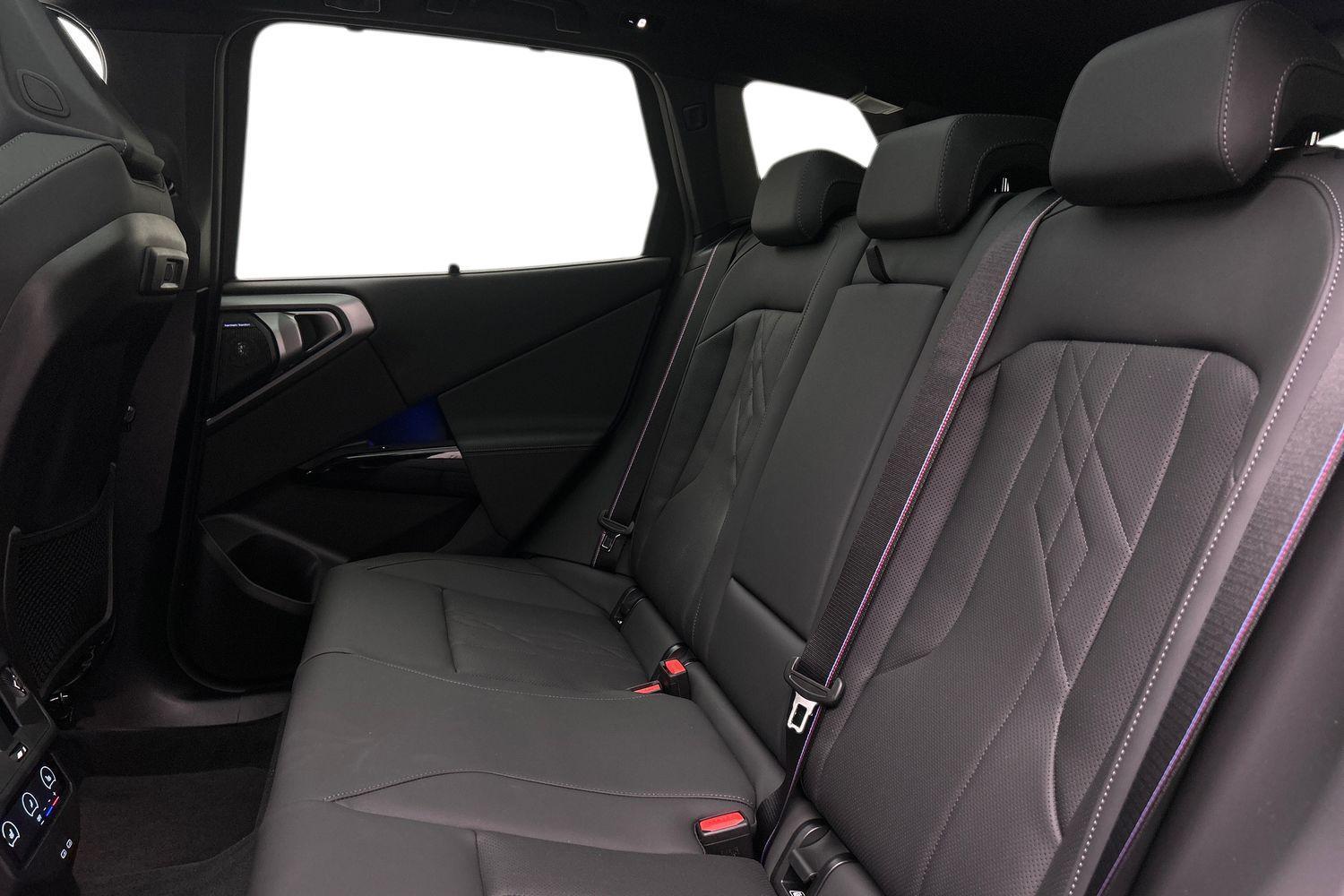 BMW X3 view 12