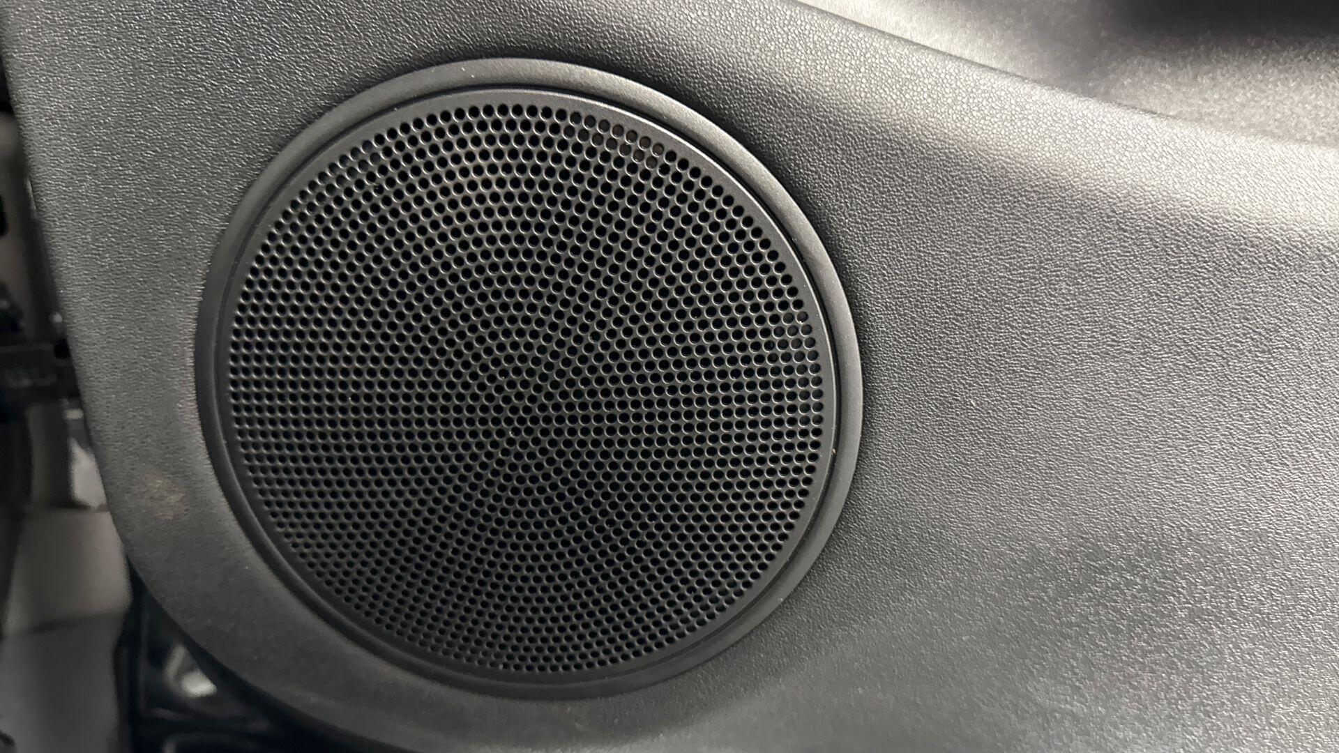 Land Rover Range Rover Evoque view 24