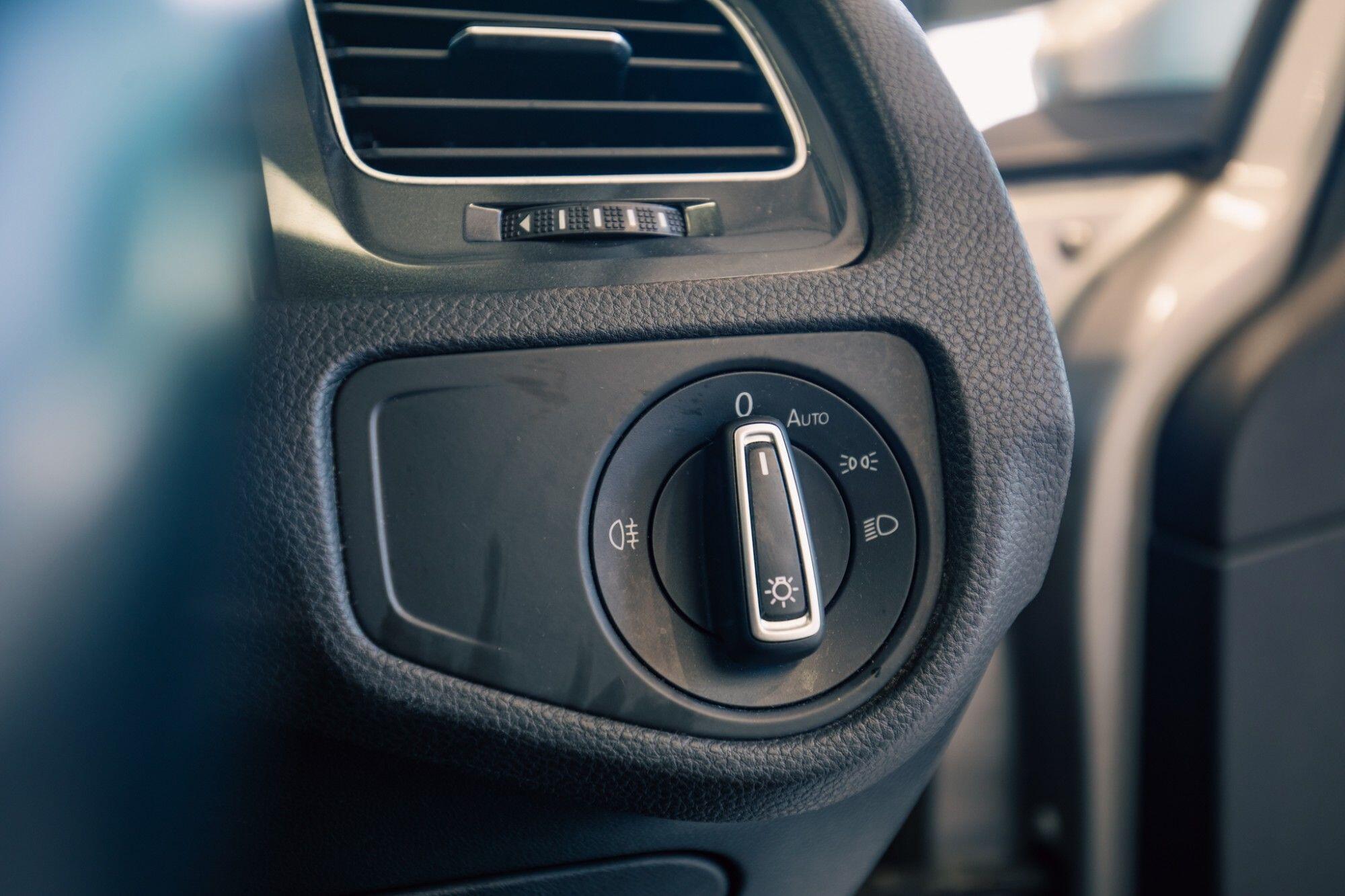 Volkswagen Golf view 16